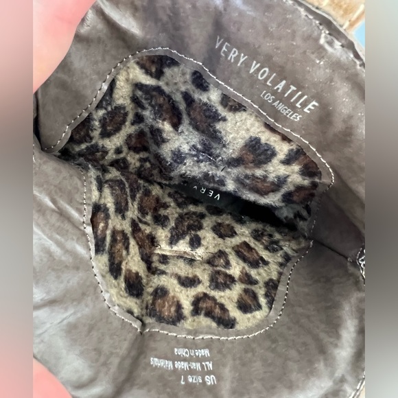 VERY VOLATILE Tan & Gold Markie Western Bootie - Picture 6 of 8